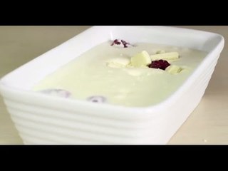 Que se passe-t-il quand on mélange de la crème, du lait concentré et des framboises?