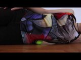 Utiliser une balle de tennis pour apaiser les douleurs musculaires