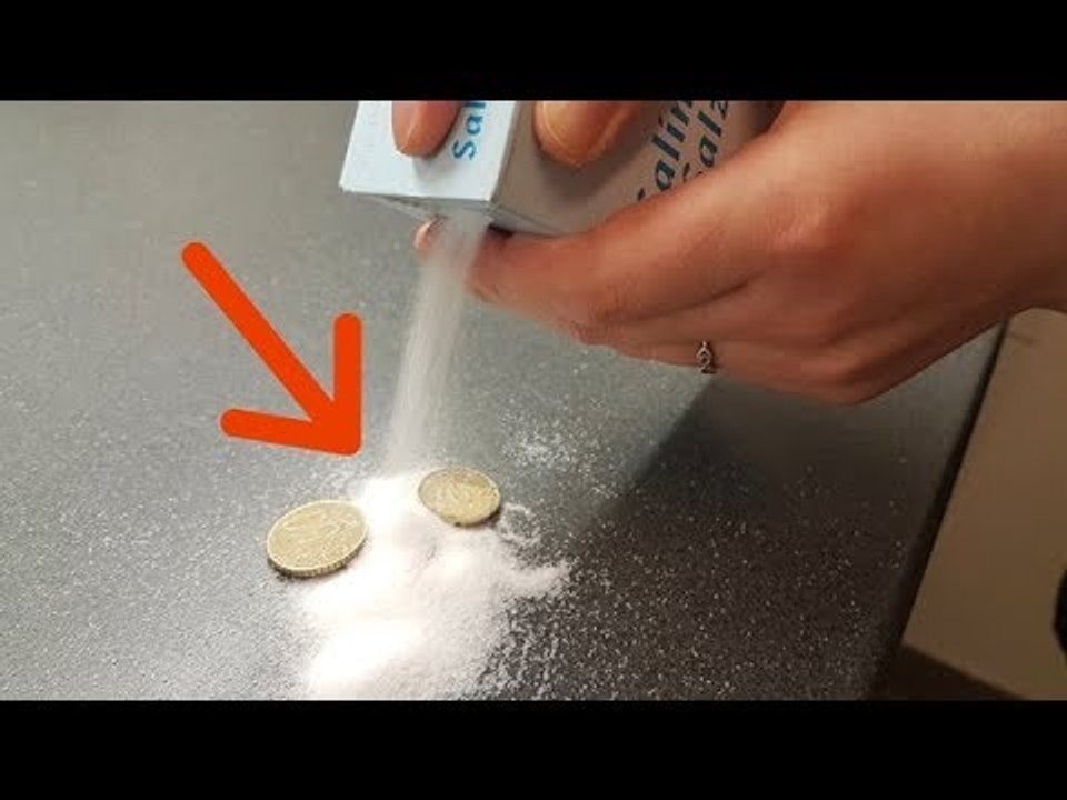 Pour Salt Over Your Money & Everyone Will Freak Out A Few Seconds Later!
