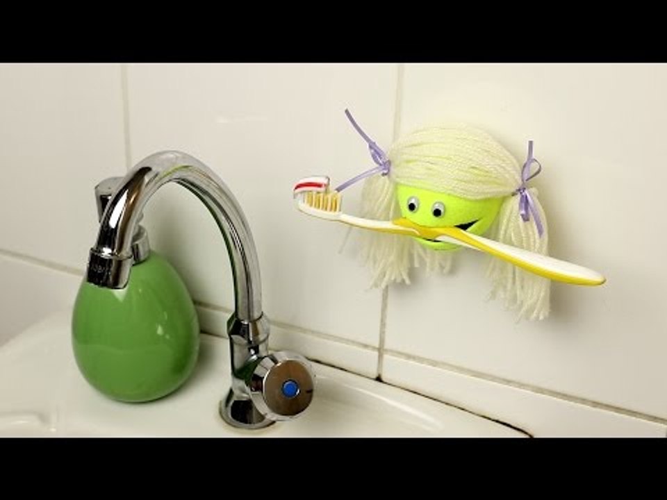 Bright, cheerful and practical: Tennis Ball Gripper!