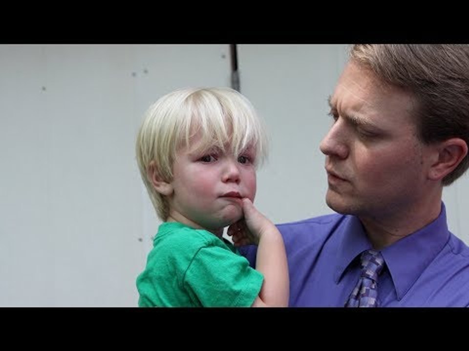 Este pai dá ao filho enfurecido uma lição de vida.