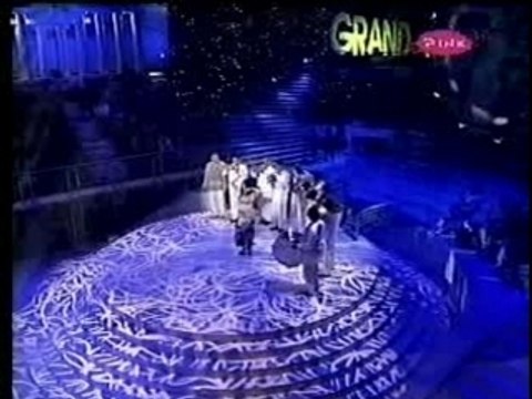 Milos Bojanic - A ona igra vrti se kao Cigra