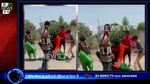 महिला के साथ मार पिट || Muktsar  || ਇੱਕ ਔਰਤ ਨੂੰ ਬੁਰੀ ਤਰਾਂ ਕੁੱਟਿਆ ਜਾ ਰਿਹਾ ਹੈ || EV NEWS TV