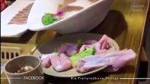 ¿Fenómeno paranormal o no? Un trozo de pollo crudo resucita y salta del plato