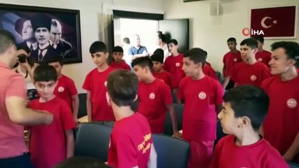 Bu çocuklar hayatlarında ilk kez denize girdi