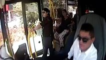 - Kocaeli’de otobüs şoförü, Türk bayrağını yerde bırakmadı- Otobüsünü durdurup bayrağı yerden alarak başucuna koydu- Sürücünün örnek davranışı kameralara yansıdı