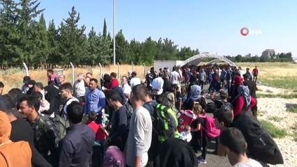 Suriyelilerin vatan özlemi izdihama dönüştü