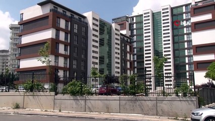 Diplomatın vurulduğu sitede sessizlik hakim