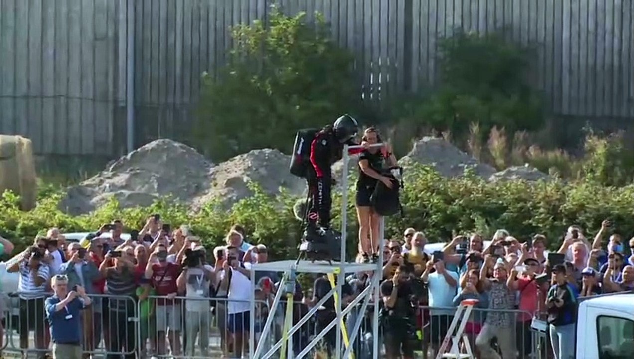 "fliegender mann" scheitert an Überquerung des Ärmelkanals