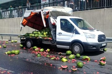 E-5'i karpuz tarlasına çeviren kaza