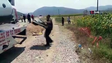 Denizli'de tır ile otomobil çarpıştı: 2 ölü