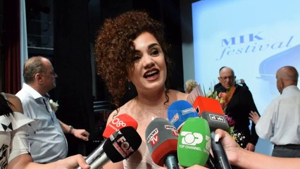 Festivali “Mik” në Korçë; Nata e parë i kushtohet motrave piktore Zengo