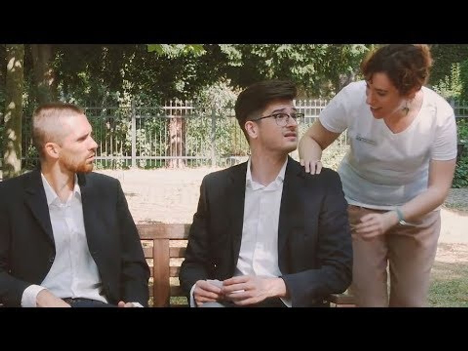 Cet homme n'imagine pas une seule seconde à qui il se conf...