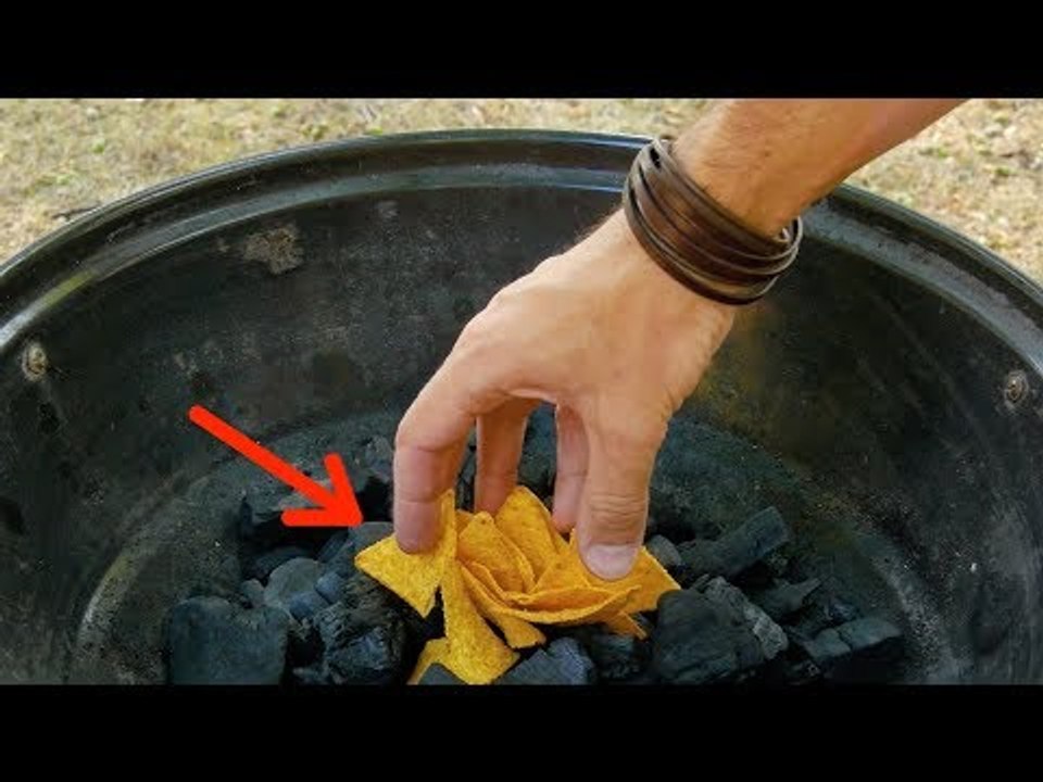 É por isto que você deve colocar Doritos no carvão!