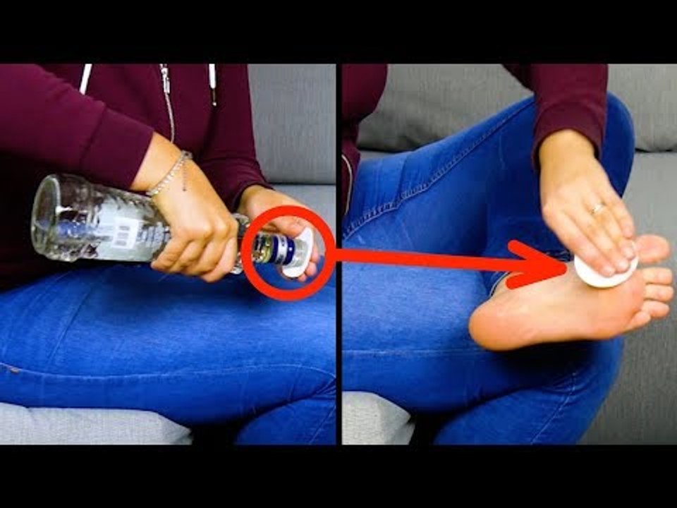 É por isto que ela esfrega vodka na sola do pé. Você também deveria fazer isso!