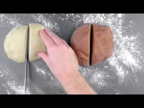 Enrole 4 camadas de massa num tabuleiro de pão e surpreenda-se com o resultado.