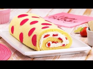 Roulé aux fraises à pois : le dessert tout mignon tout bon.