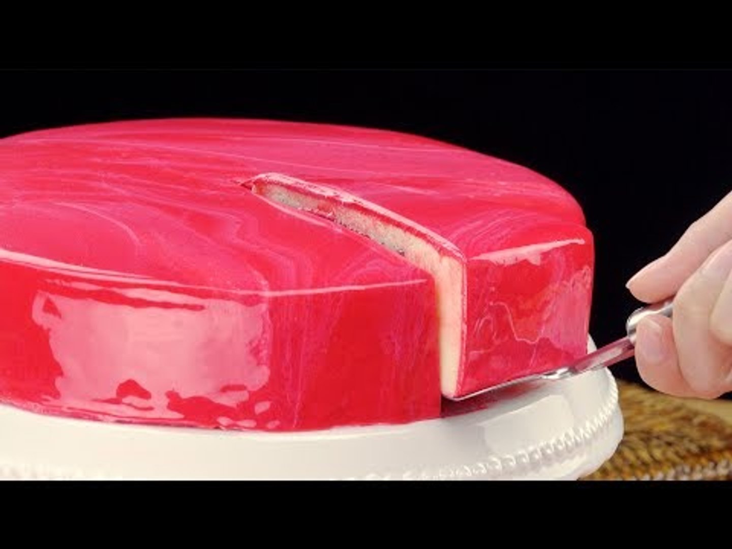 Gâteau miroir : une pâtisserie au glaçage brillant. - Vidéo Dailymotion