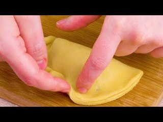 Faites tourner vos index l'un au-dessus de l'autre pour faire un bord très spécial