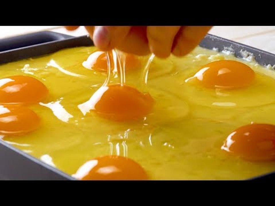 8 oeufs crus sur la purée de pommes de terre ? Ça va être délicieux.