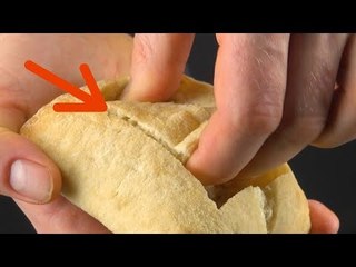 Il découpe un rectangle dans 9 petits pain. Le résultat va vous étonner !