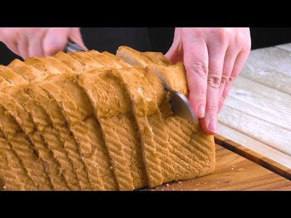 En un clin d’œil, ce pain blanc se transforme en plat de fête !