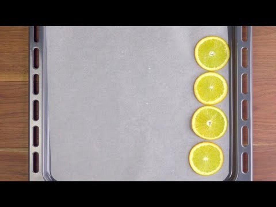 Déposez 4 tranches d'orange sur la plaque. Après 90 minutes, c'est la surprise !