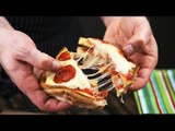 Mais conveniente do que um calzone: Sanduíche de pizza