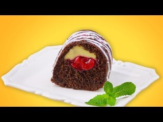 Esse bolo de chocolate e cereja é muito atraente