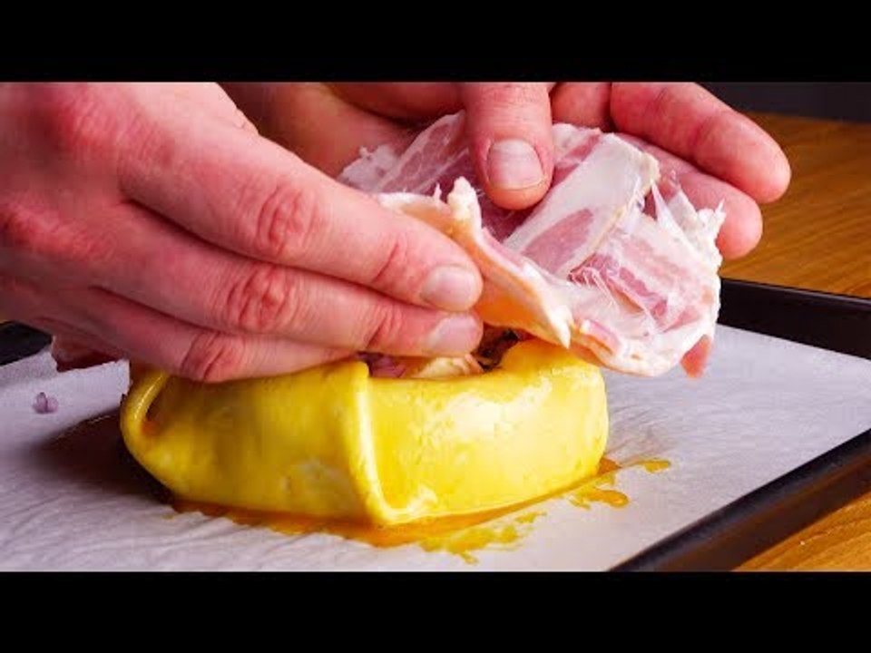 Derreta-se com esta delícia com surpresa de bacon e queijo