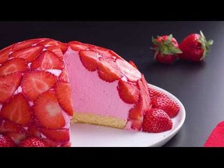 Esta torta mousse de morango é a melhor receita que você já viu!