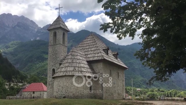 RTV Ora - Thethi, banorët e fshatit turistik “shpërthejnë” me ankesa tek prefekti