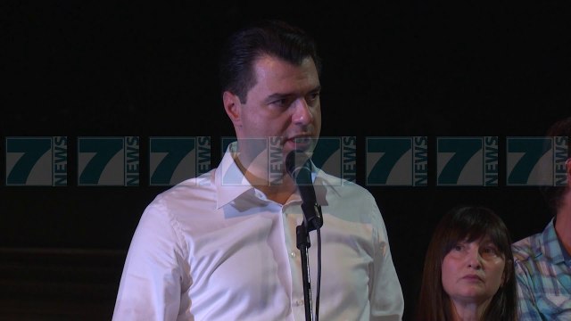 ARTISTET DHE BASHA FIRMOSIN MARREVESHJE PER TEATRIN - News, Lajme - Kanali 7