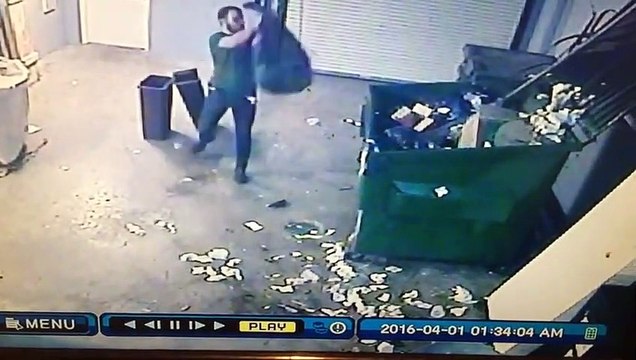 Qui n'a jamais déchiré son sac poubelle en le jetant dans la benne ?