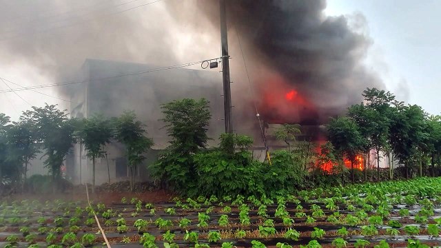 충남서 벼락 원인 추정 화재 잇따라 / YTN