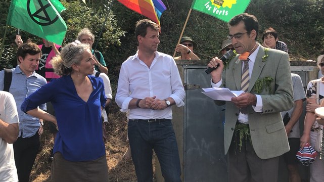 Saint-Brieuc. Yannick Jadot et Delphine Batho dénoncent « le tsunami » des algues vertes