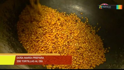 Doña María hace 200 tortillas al día