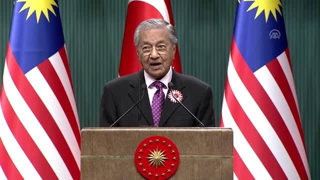 Malezya Başbakanı Muhammed: Terörizm, sadece askeri yöntemlerle ortadan kaldırılamaz