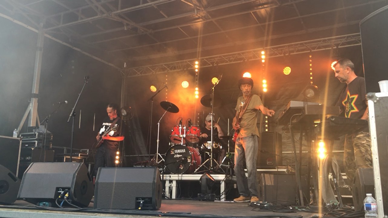 Le Positive Roots Band et Bob Wasa