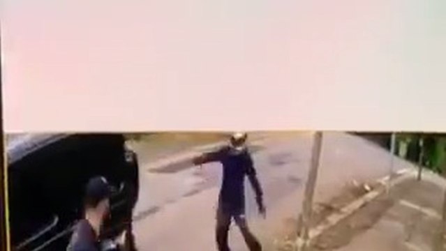 Dos ladrones intentan robar a Özil