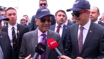 ANKARA Malezya Başbakanı milli uçağa hayran kaldı
