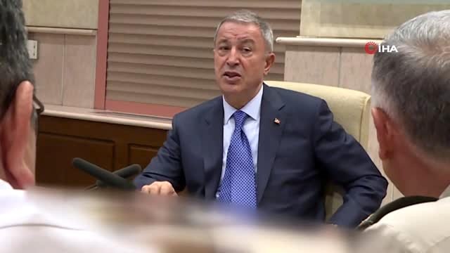 Bakan Akar, TSK Komuta kademesi ile bir araya geldi