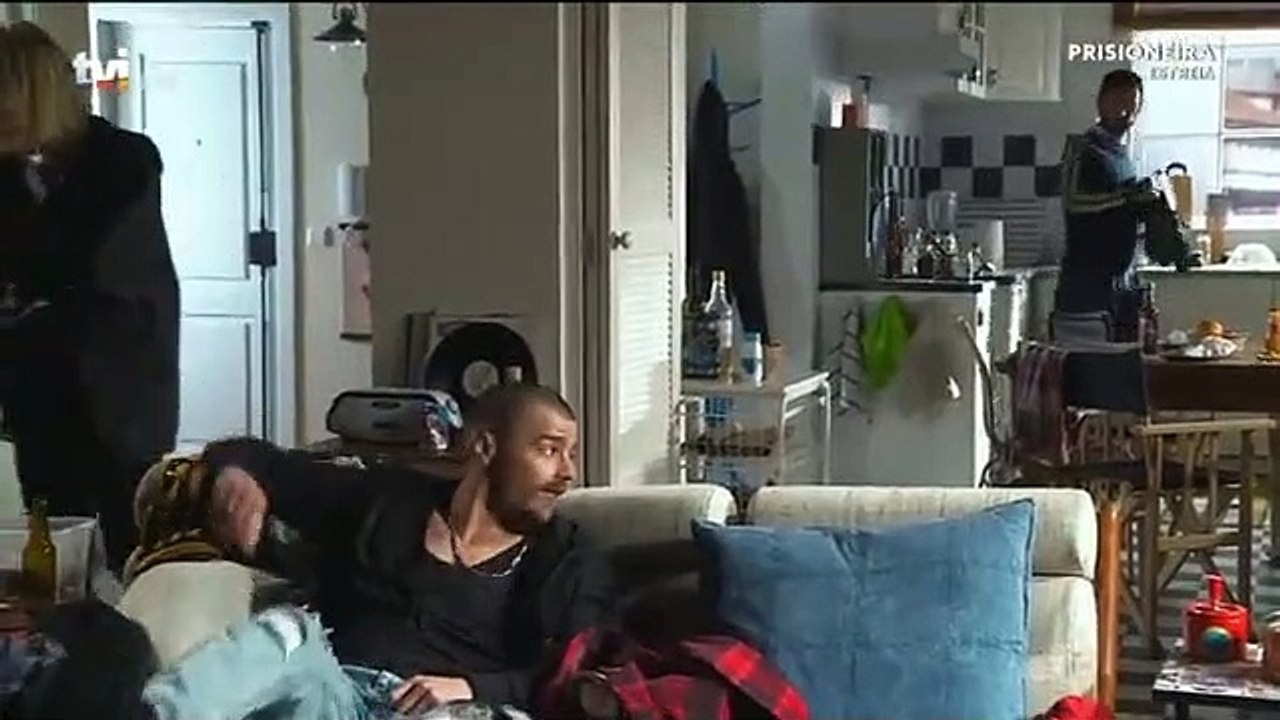Prisioneira Capítulo 1