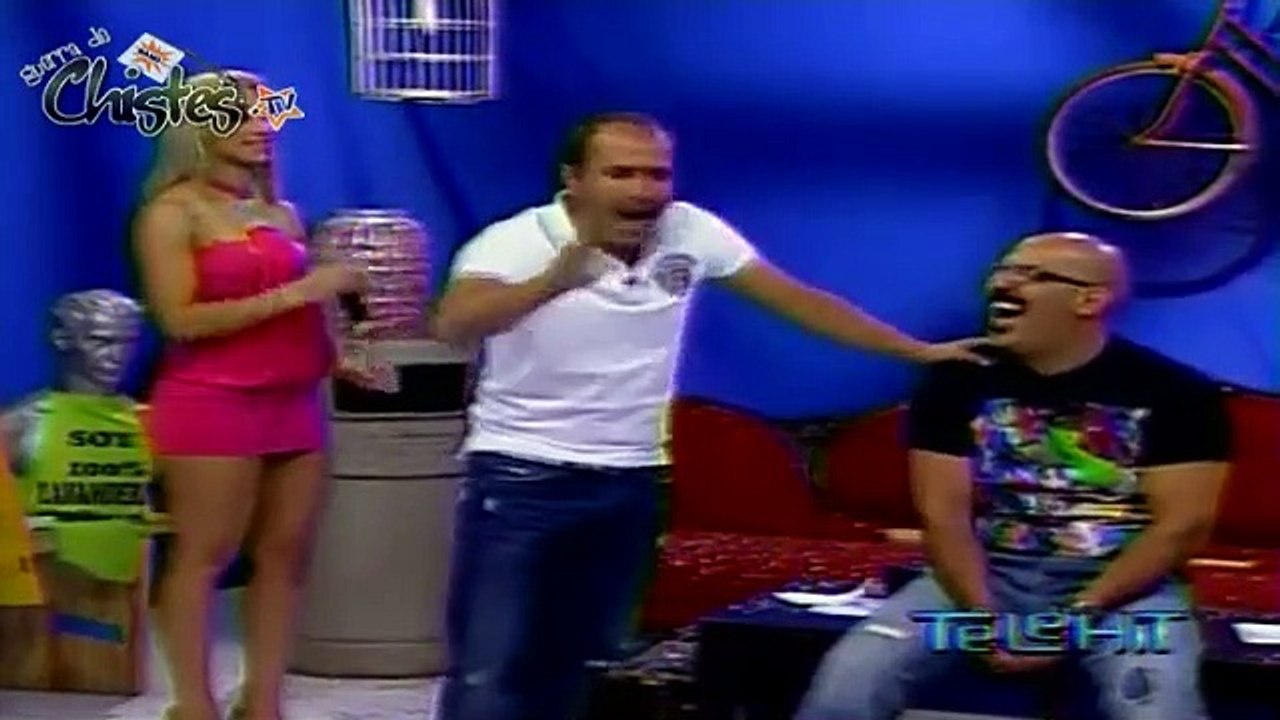 102 GUERRA DE CHISTES 2010 CAP 102 CON Valeria Vera