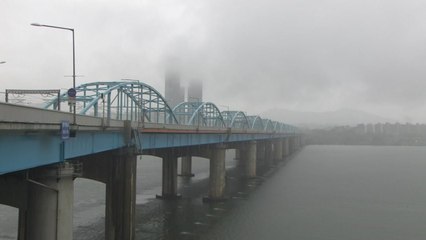 '굵은 빗줄기' 수도권 호우경보...이 시각 동작대교 / YTN