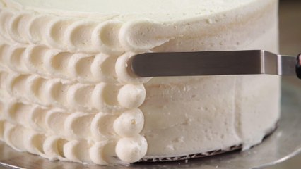 How To Pipe Frosting Petals