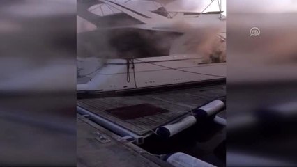 Bakırköy'de yat yangını