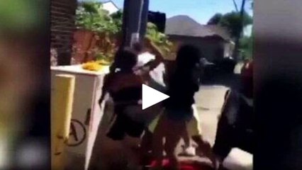 Kan donduran görüntü! Engelli kızı feci şekilde dövdüler