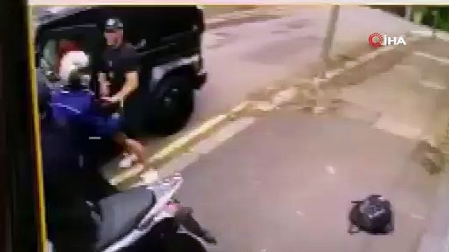 Mesut Özil'e bıçaklı saldırı