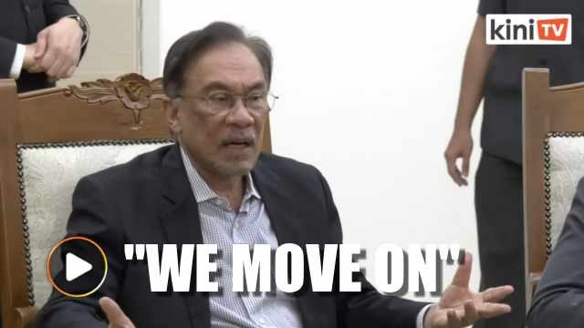 Anwar declines queries on sex video